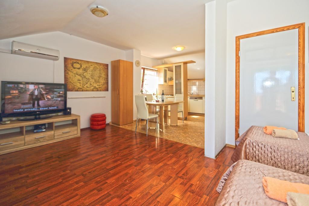 Apartmani Niki Hvar Hvar Town Oda fotoğraf